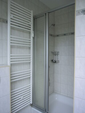 Een douche, een haardroger