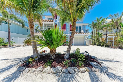 Chasing Sunsets managed by Beach Retreats FL Anna Maria Island