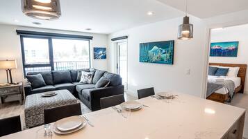 Condo | Living area | 32-inch flat-screen TV with digital channels, TV, streaming services