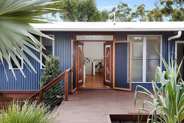 Exterior detail - Making Happy Memories, Family & Pet Friendly (Yandina Creek)