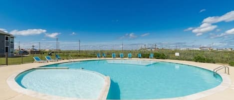 Outdoor pool, a heated pool