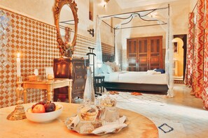 Suite Galerie, 1 tr�ès grand lit, cheminée, rez-de-chaussée | Literie de qualité supérieure, couette en duvet d'oie