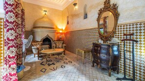 Artículos de tocador ecológicos, secador de pelo, batas, pantuflas