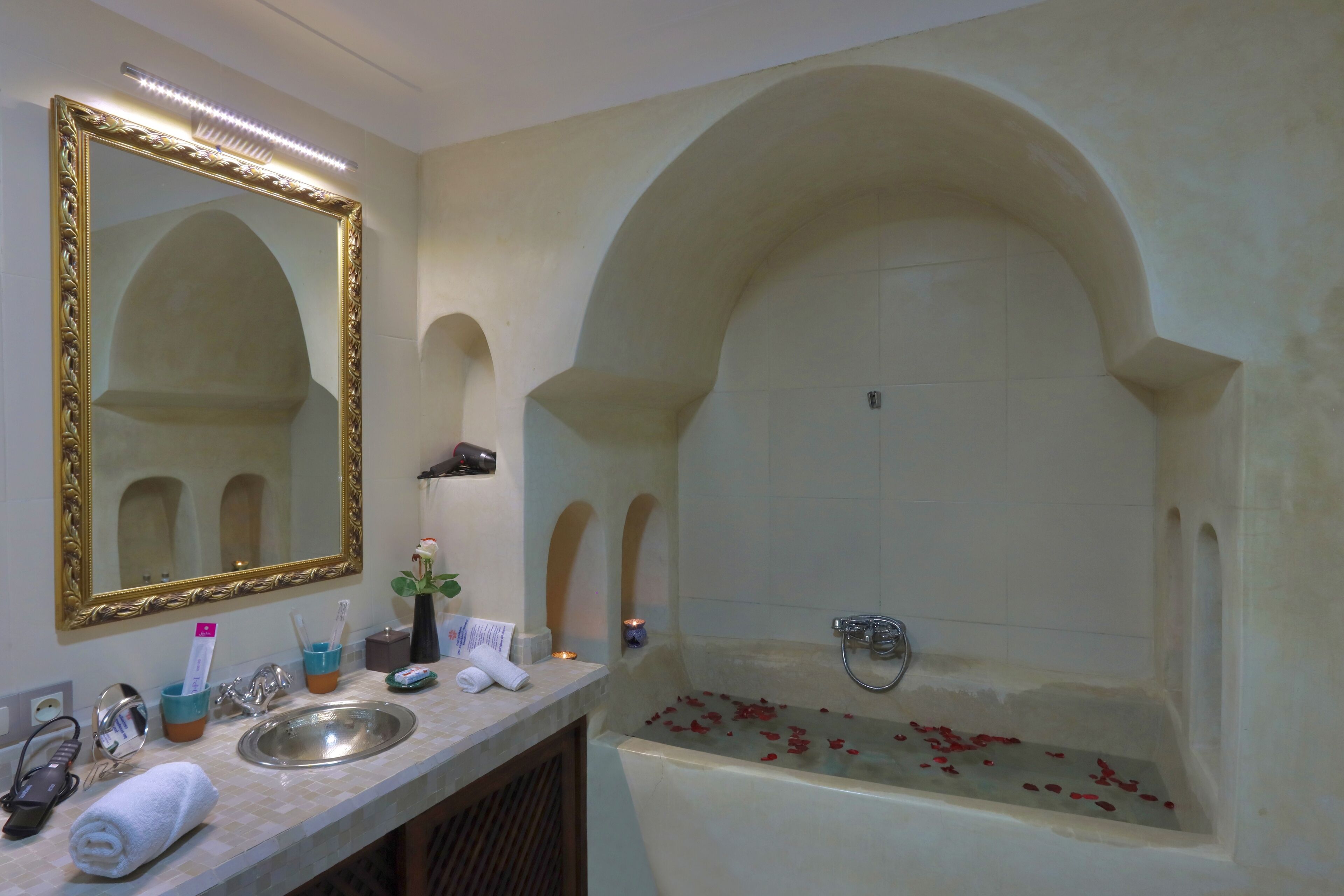 Photo - Riad ABBASSIA Marrakech Premiere - Authentic Medina Experience