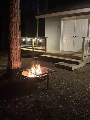 Terrace/patio - Beautiful cabin within two miles of Lake Martin (Eclectic)