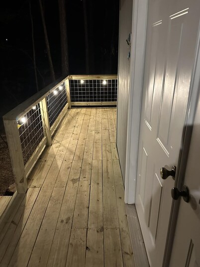 Beautiful cabin within two miles of Lake Martin