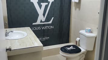 Family Villa | Bathroom | Free toiletries, slippers, towels