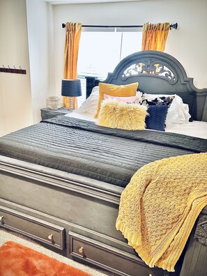 4 slaapkamers, een bureau, wifi, beddengoed