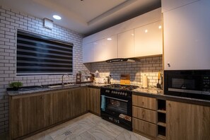 Kühlschrank, Mikrowelle, Ofen, Toaster