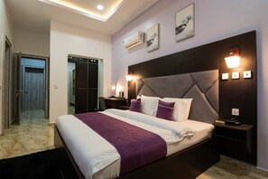 4 Schlafzimmer, Bügeleisen/Bügelbrett, WLAN