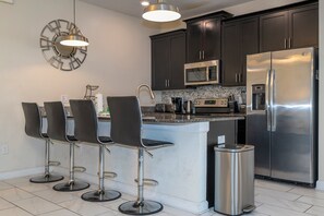 Fridge, microwave, oven, stovetop - Opulent 5 BR Villa Private Pool - 12 Guests - 3085 TS (Kissimmee)