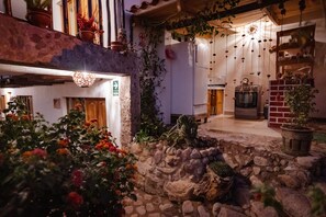 Living area - MAMA GREEN HOSTAL - Eco Andean Experience and Permaculture Farm - Vegetarian (Urubamba)