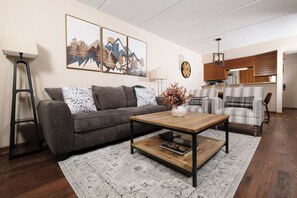 Televisión y chimenea 