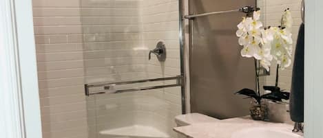 Hårtørrer, håndklæder, Sæbe, Shampoo