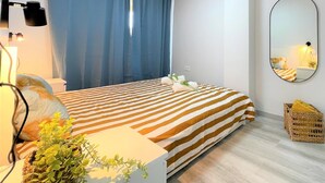 2 bedrooms, iron/ironing board, Internet, bed sheets - Novelty penthouse, on the seafront (Salou)