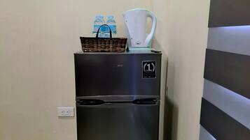 Mini-refrigerator