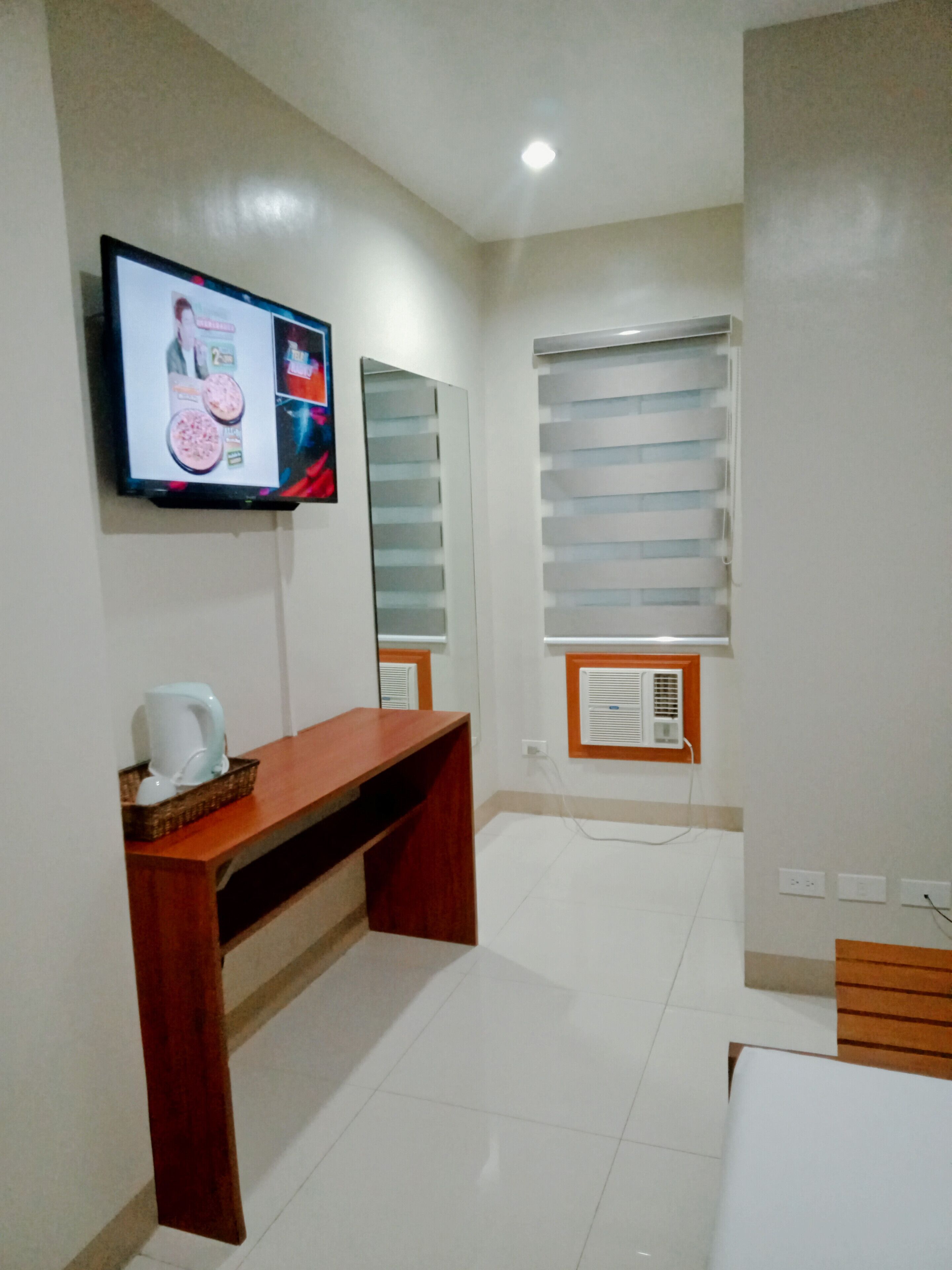 basic single room | premium bedding, free wifi, bed sheets