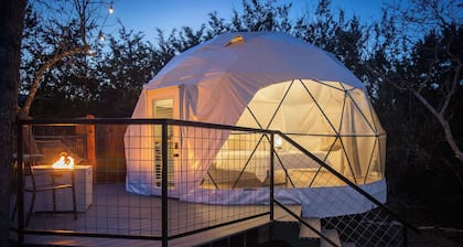 Cloud Dome W/ Private Hot Tub and Outdoor Shower!