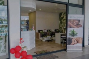 Lobby - Pretoria - The Blyde LebZin Apartment, with a man made Beach, Spa (Pretoria)