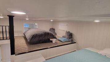 2 bedrooms, bed sheets