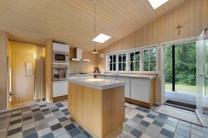 Réfrigérateur, four, plaque de cuisson, lave-vaisselle