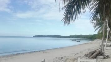 Playa privada, arena blanca, traslado desde/hacia la playa gratis