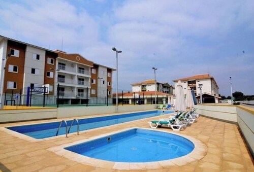 Viana - Apartment - Sleeps 6 - Garden - Pool