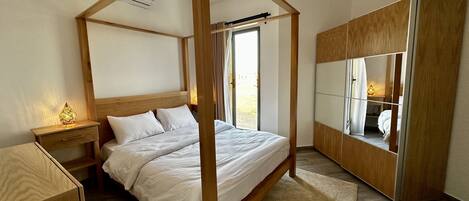 3 chambres, fer et planche Ă repasser, literie fournie