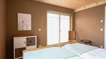 4 Schlafzimmer, Bügeleisen/Bügelbrett, WLAN