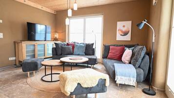 Fernseher, Kamin, Stereoanlage