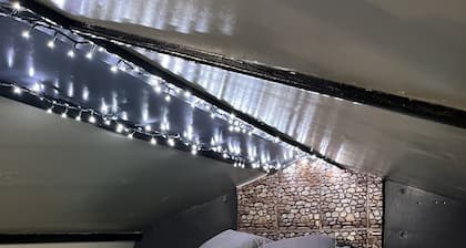 HOLY MOLY looking for small family to spend time. Sleeps 5