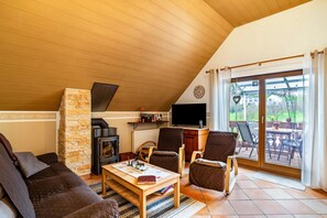 TV, fireplace, stereo