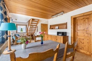 Dining - Holiday Home "Herich" with Sea View, Garden and Wi-Fi (Nieblum)