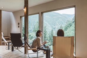 1 Schlafzimmer, kostenlose Minibar, Zimmersafe, individuell dekoriert
