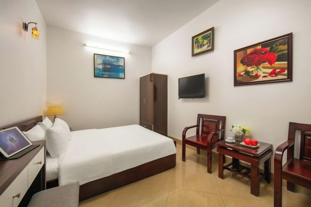 Minibar, in-room safe, desk, soundproofing