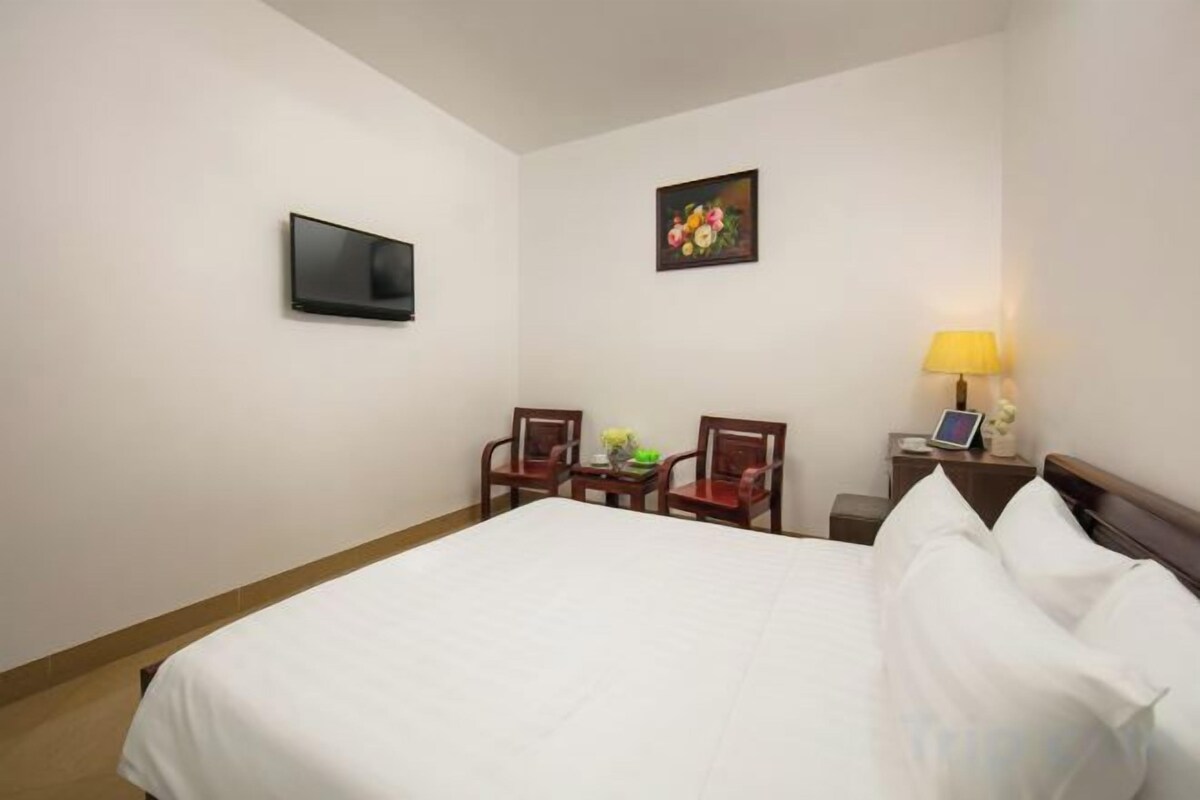 Minibar, in-room safe, desk, soundproofing