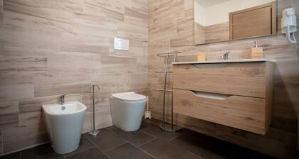 Lya studio | central house, balcony, a/c, wifi