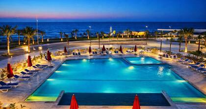 Chalet familial élégant avec vue sur la piscine dans le complexe de Porto Said