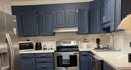 Cozy1King1Queen1.5bth2min Frm UpTown