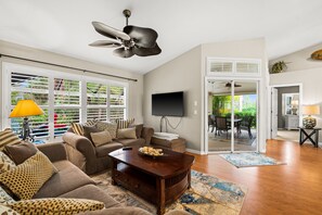 Smart TV, books - Beautiful Vacation Home - Heated pool (North Port)