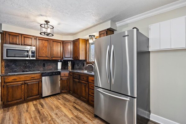 Fridge, microwave, oven, stovetop