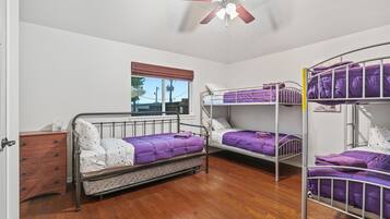 5 Schlafzimmer, Bügeleisen/Bügelbrett, kostenloses WLAN, Bettwäsche