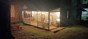 Terrace/patio - 1800's Patriot House Tappan Lake Deersville wifi, private yard (DEERSVILLE)