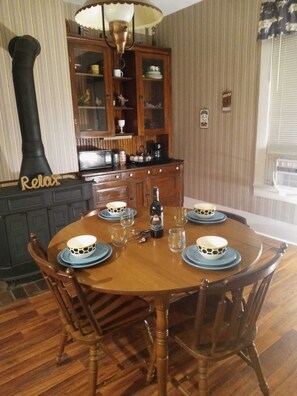 Dining - 1800's Patriot House Tappan Lake Deersville wifi, private yard Trailer Parking (DEERSVILLE)