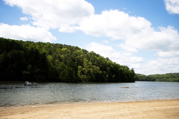 Beach - 1800's Patriot House Tappan Lake Deersville wifi, private yard Trailer Parking (DEERSVILLE)