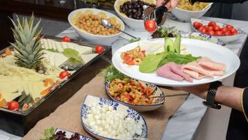 Desayuno buffet incluido todos los días