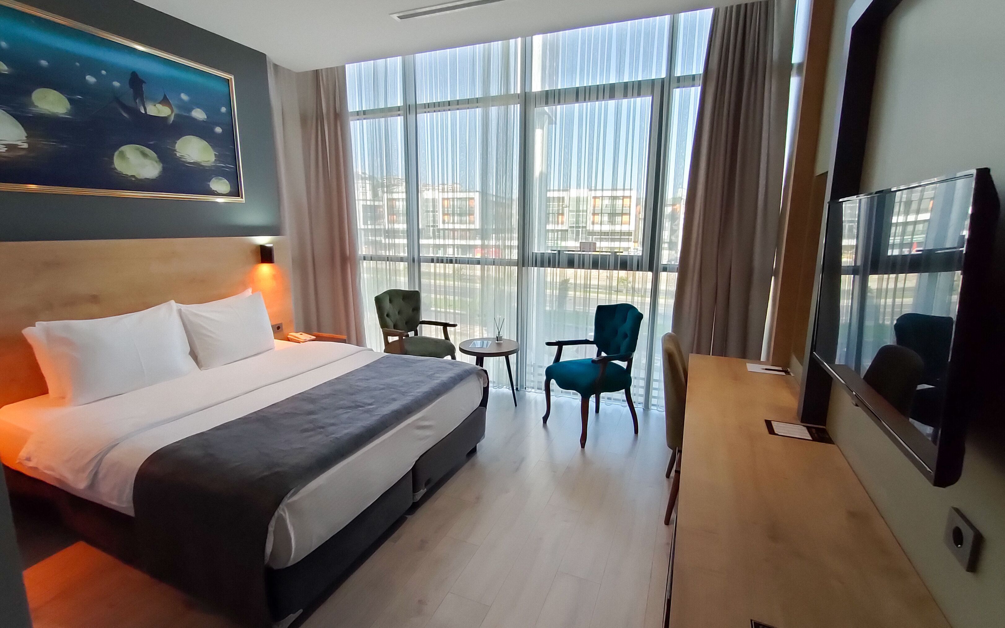 Ropa de cama de alta calidad y minibar 