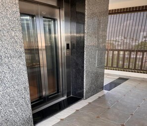 Elevator