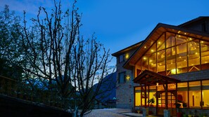 View from property - Clarks Inn Suites Manali (Manali)