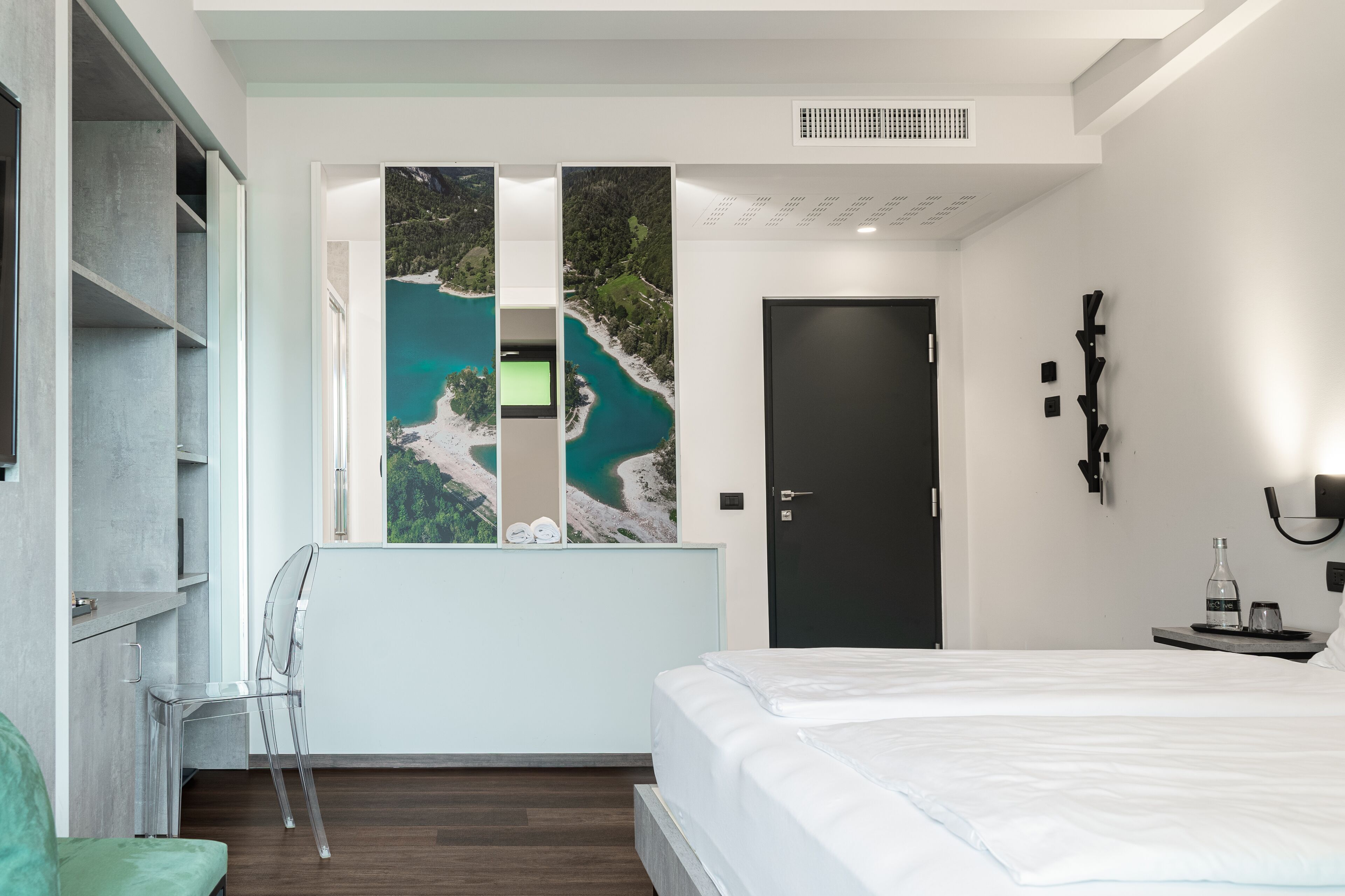 Ropa de cama de alta calidad, edredón, camas con pillow-top y minibar 